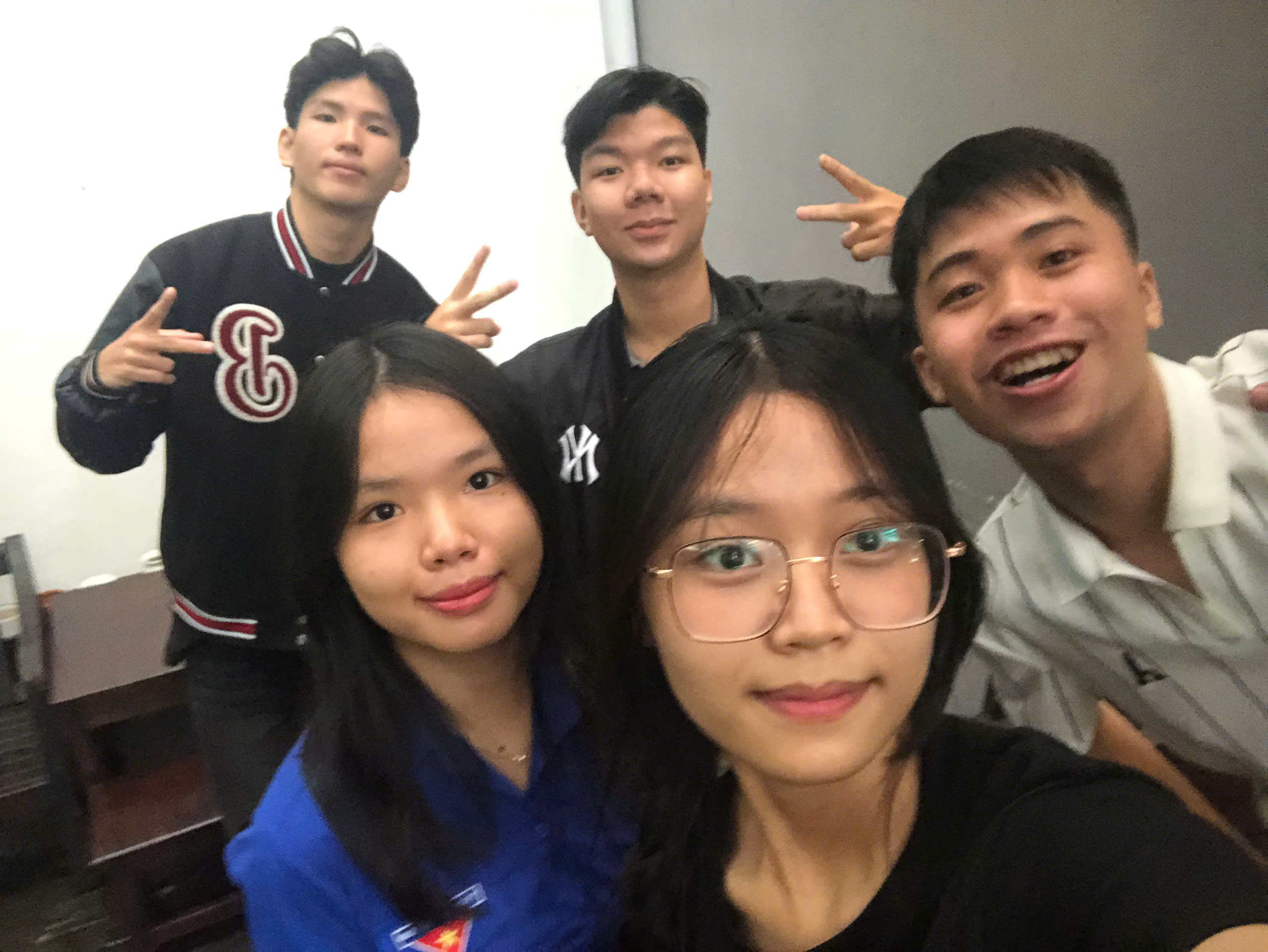 z6006904423874_f8b59064424c248eca6e4d593f3a120a